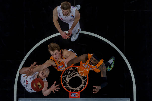 自然而然地 自然而然地