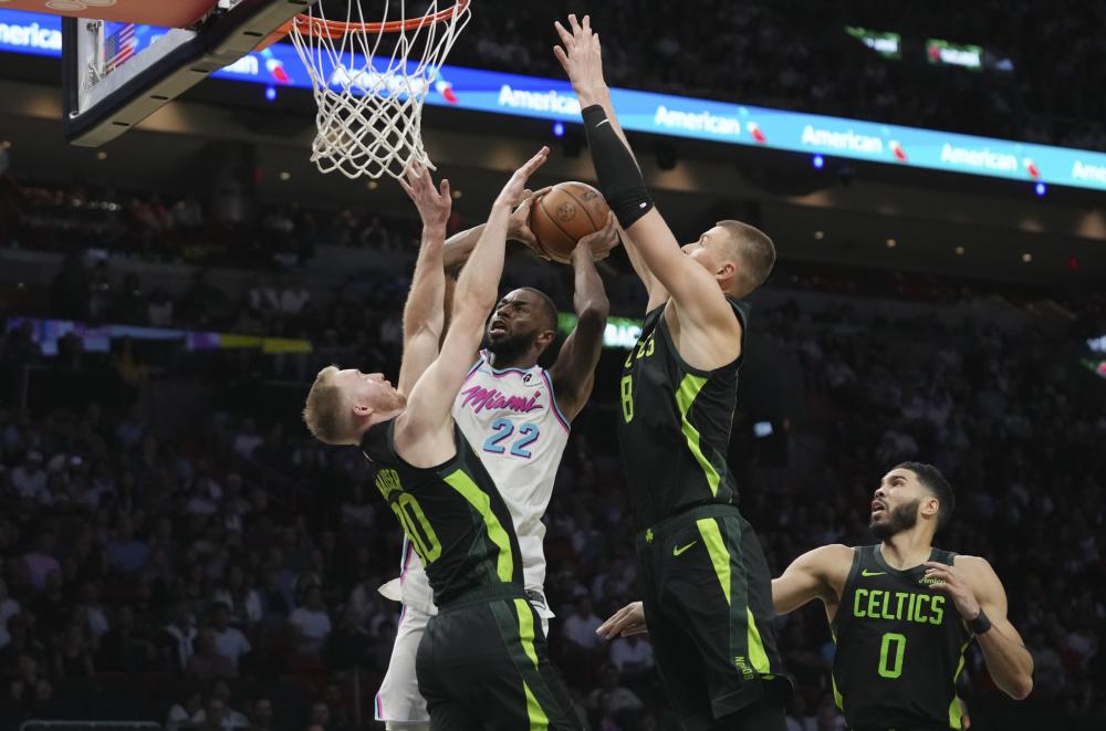 西蒙斯的职 西蒙斯的职