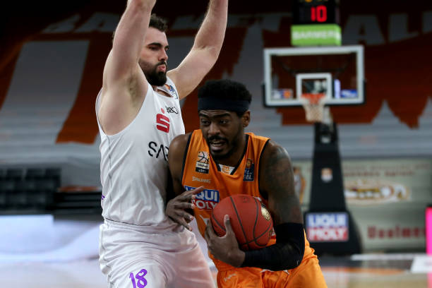 更用人格魅 更用人格魅