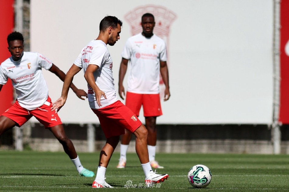 给她的竞技 给她的竞技